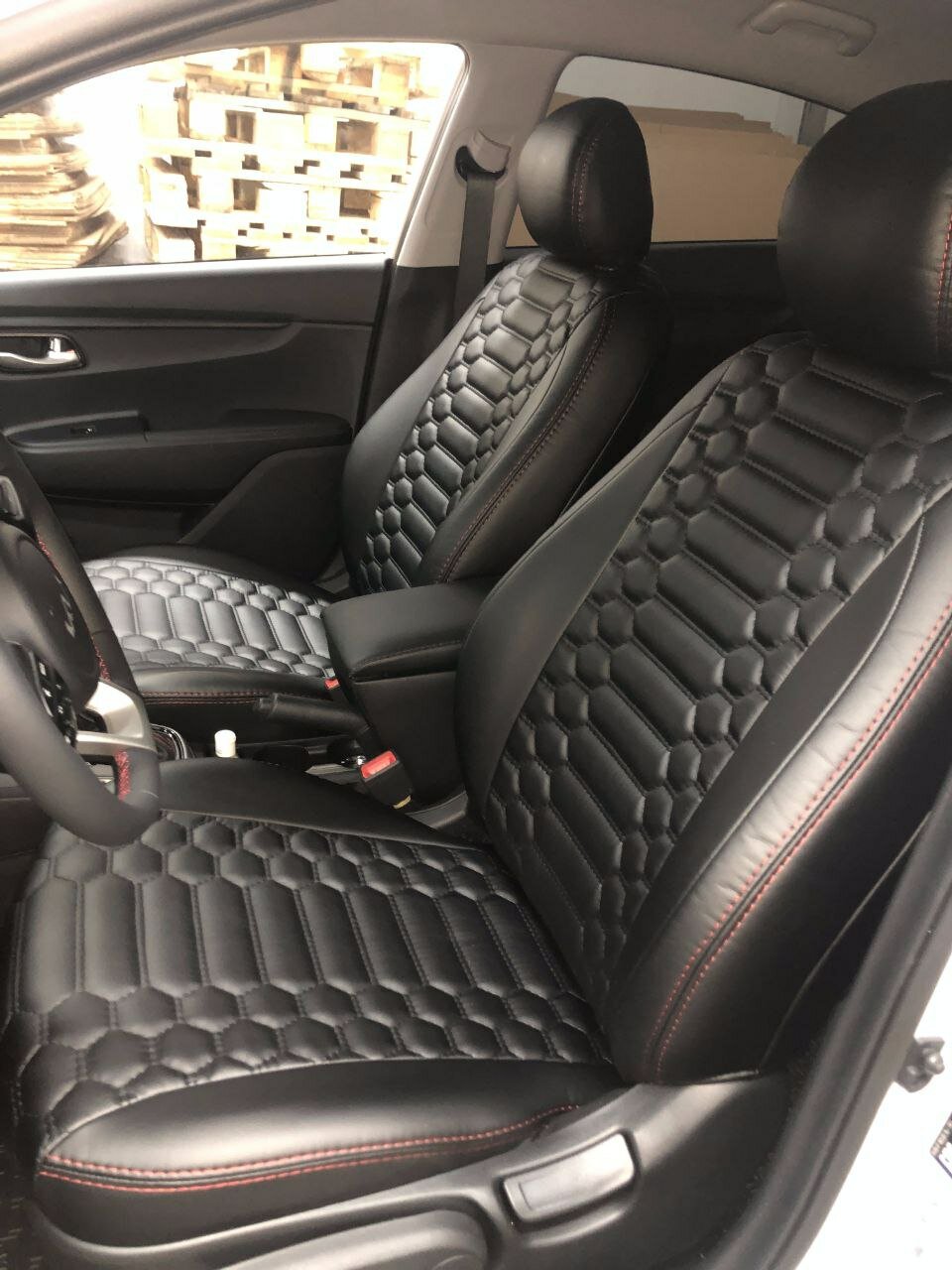 авточехлы из экокожи, авточехлы универсальные, модельные авточехлы, авточехлы, автомобильные чехлы из экокожи