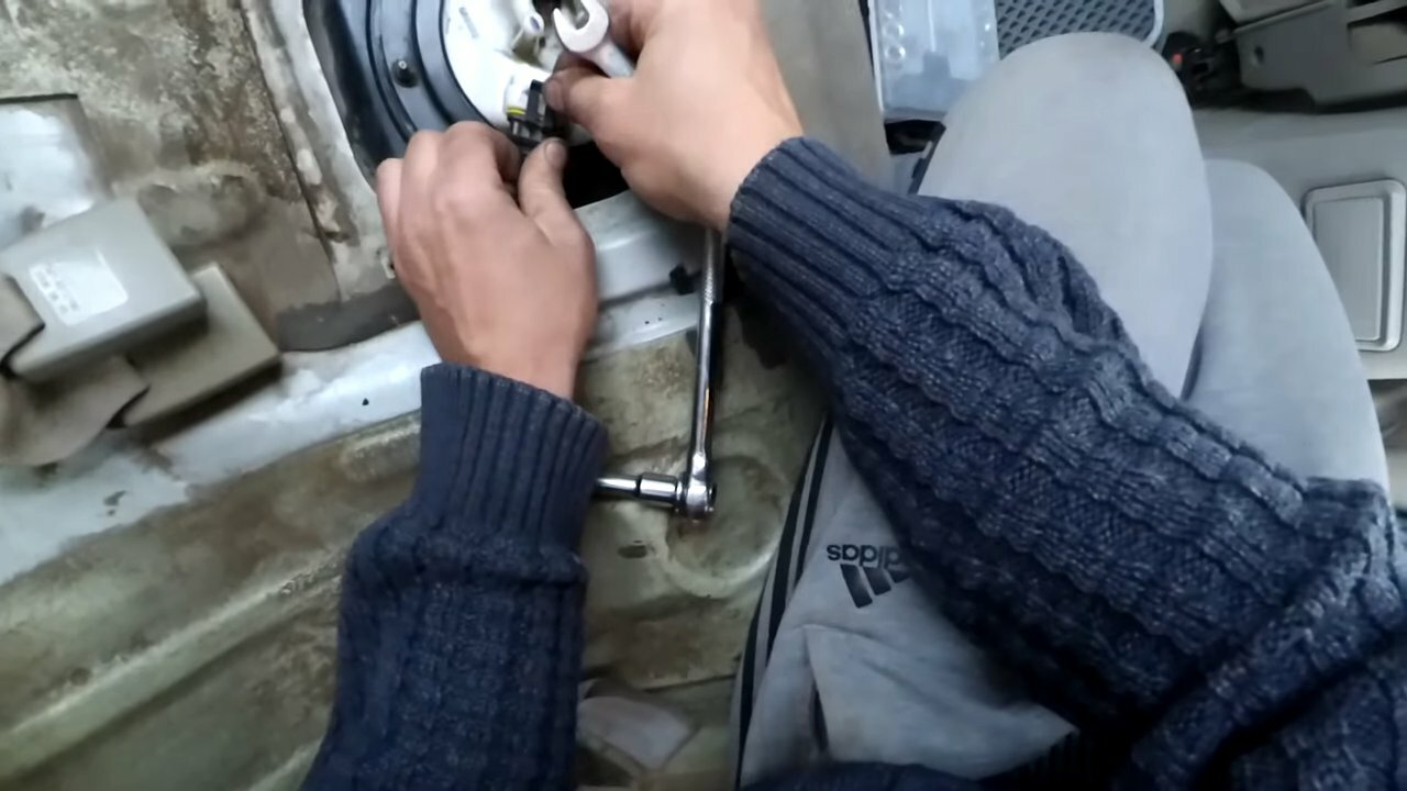 Замена регулятора давления топлива