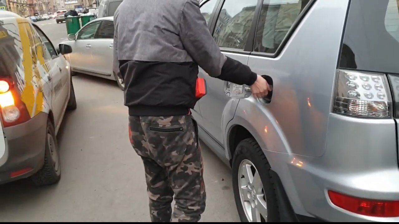 Экстренная доставка топлива в дороге