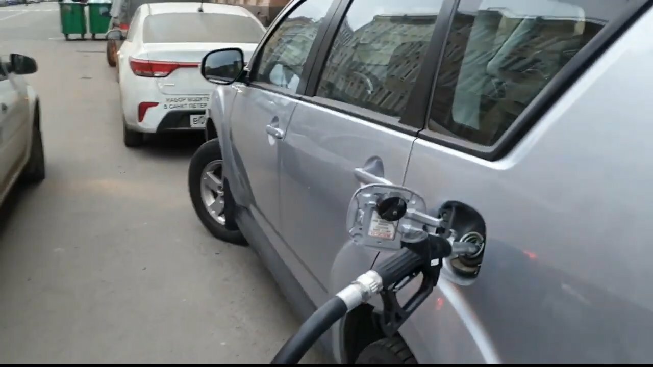 Экстренная доставка топлива в дороге