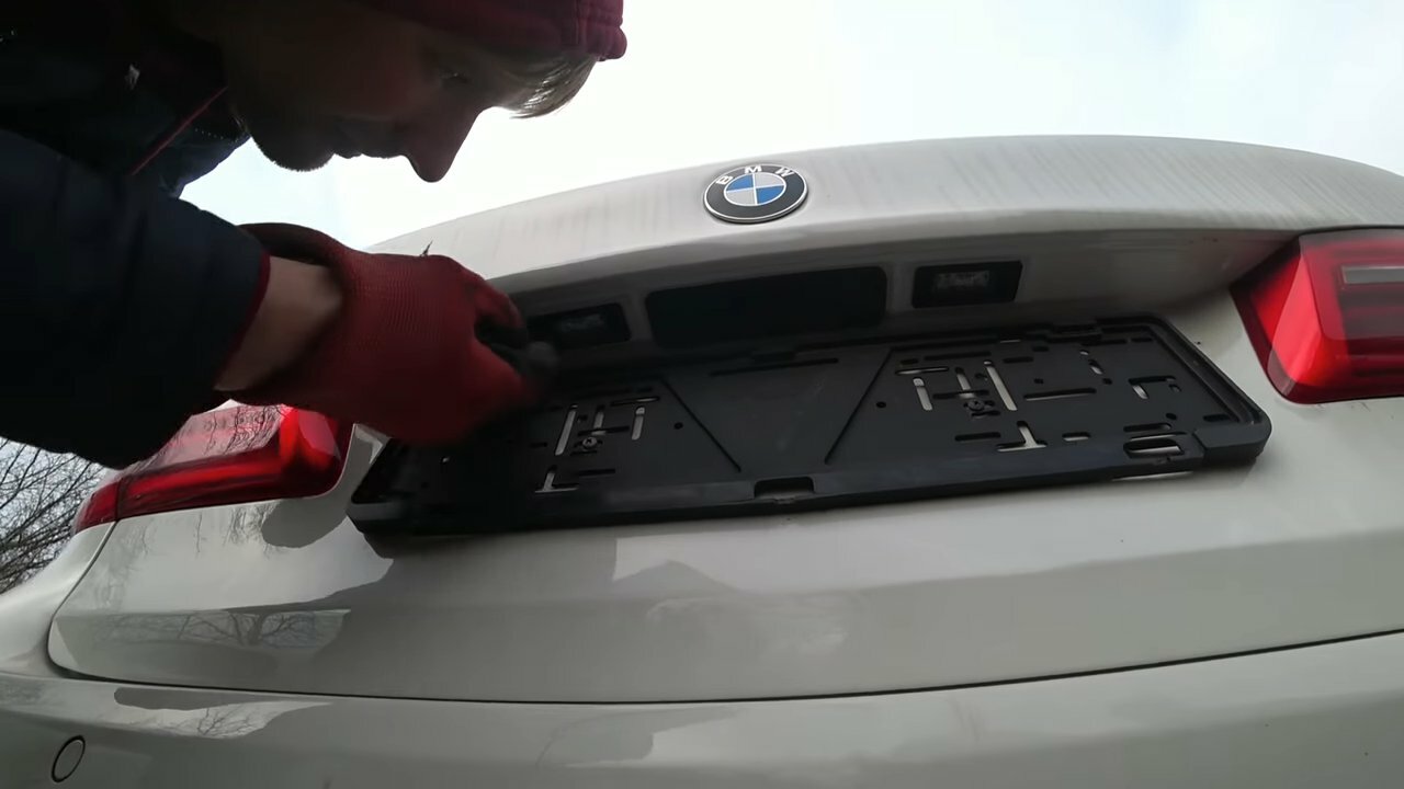 Вскрытие багажника автомобиля