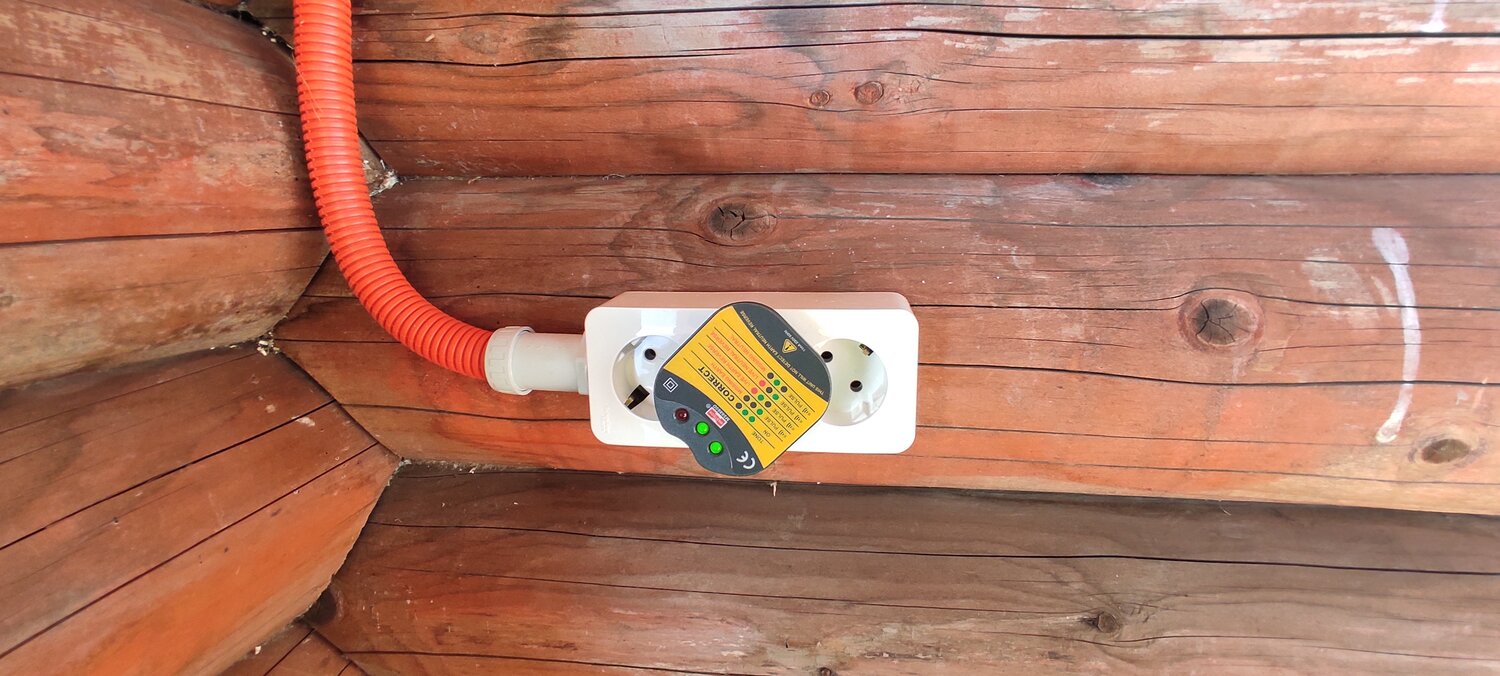 монтаж электропроводки в деревянном доме, электропроводка в деревянном доме, ввод электричества в дом, электричество в деревянном доме, проводка в деревянном доме