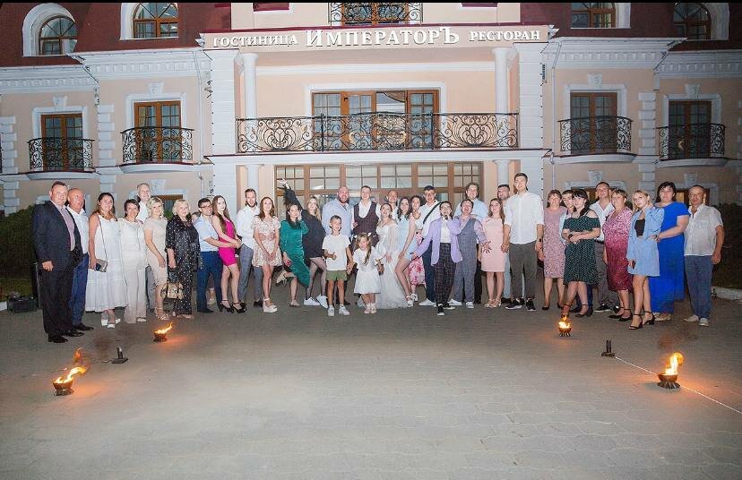 дворец бракосочетаний, мужчина, человек, ведущий на свадьбу, свадьба