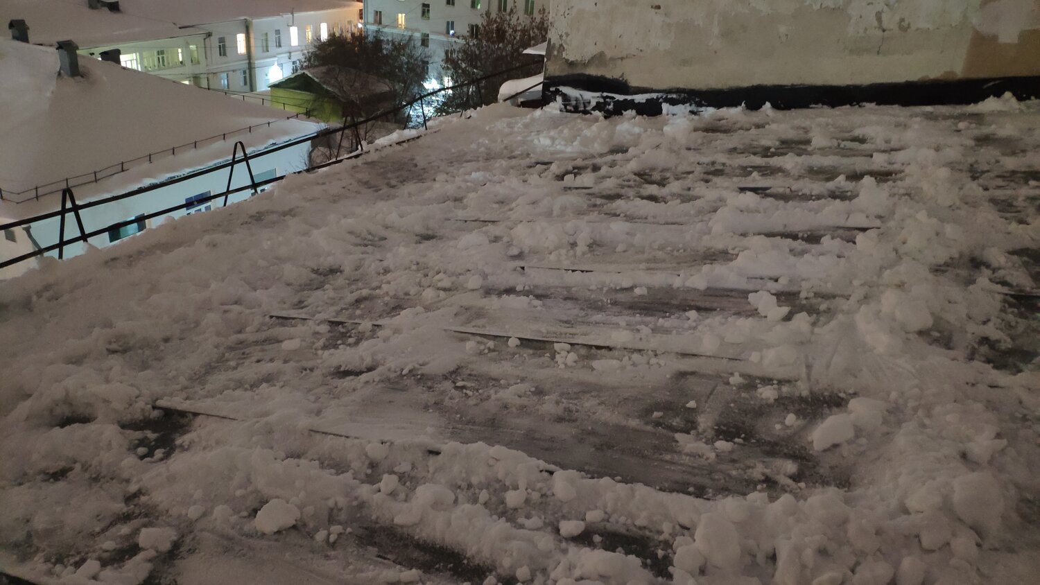 снег, снег в екатеринбурге, выпал снег, снег на улице, снег во дворе