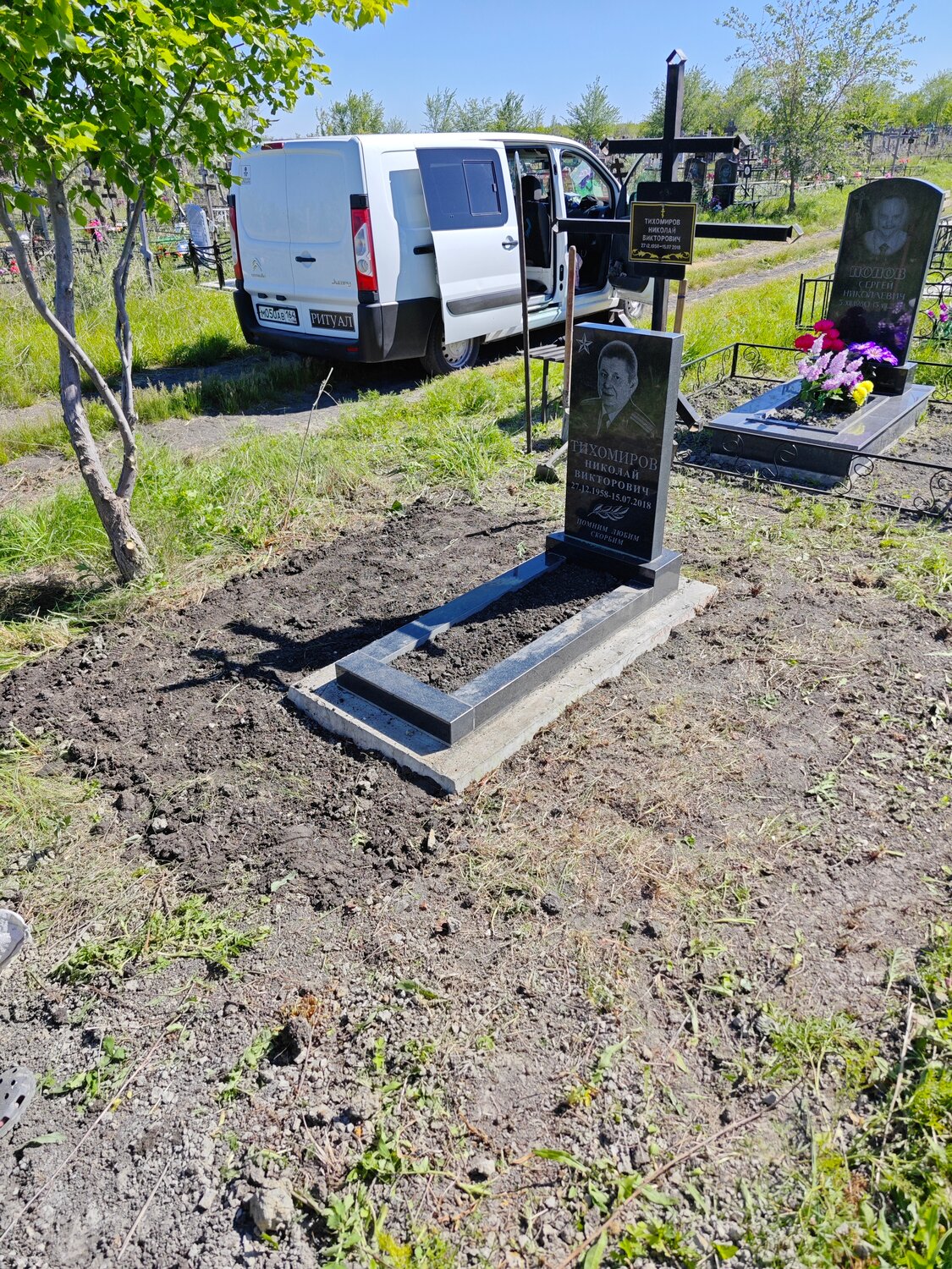 памятник, одиночный памятник, гранитный памятник, вертикальный памятник, памятники на могилу
