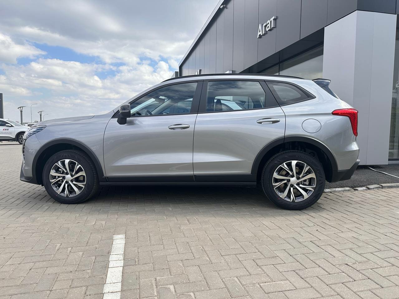 бутылка, авто haval, внедорожник, новый chery tiggo 8, BMW X5 III (F15)