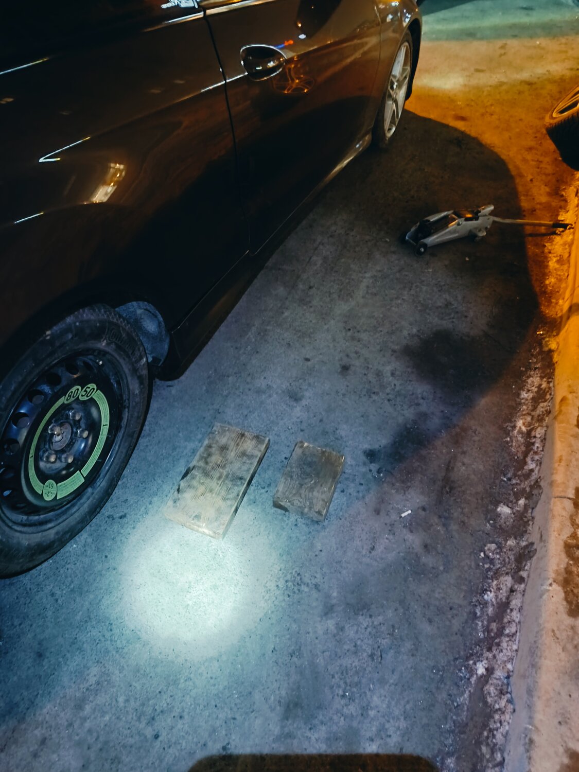 авто, собственный автомобиль, подкатной домкрат, техосмотр автомобиля, домкрат