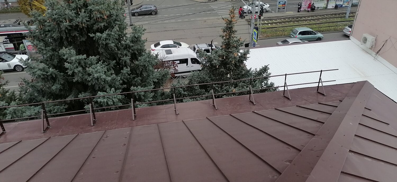 кровельное ограждение, кровля, ограждение кровли металлпрофиль ок-h1200х3000, ограждение для кровли уникма, ограждение кровли перилами озп  15.44