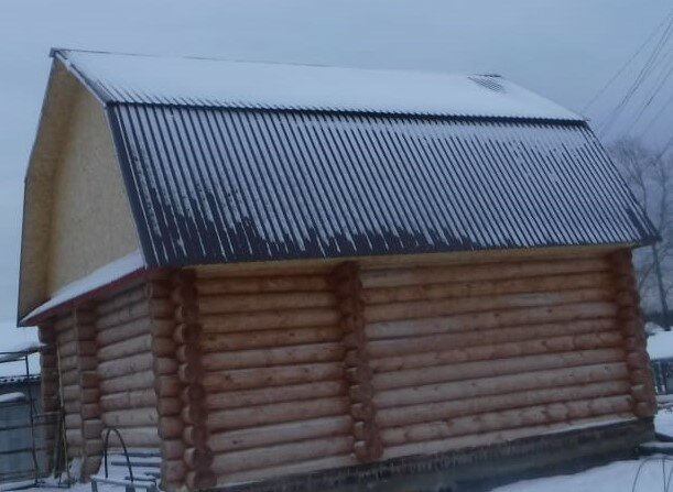 ломаная крыша сруб металлочерепица, сруб бани в кыштовке, сруб, сруб с ломаной крышей, сруб бани в бердске