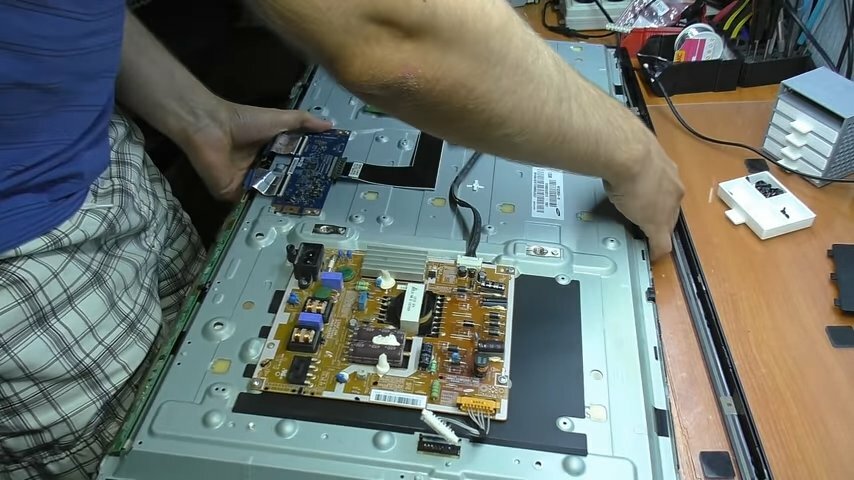 техника, починка телевизора самсунг, lg 32ly345c, разобранный телевизор, телевизор repair