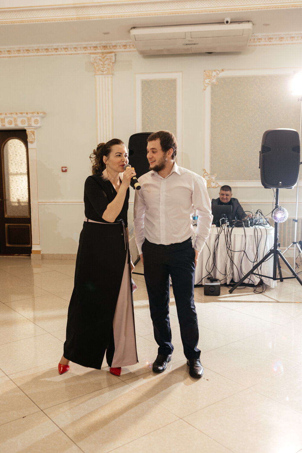 на свадьбе, свадебный танец, ведущие свадеб смоленск, человек, свадебный