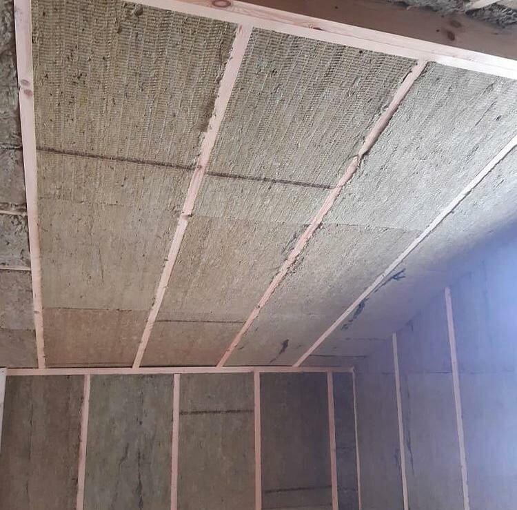 Укладка утеплителя кровли