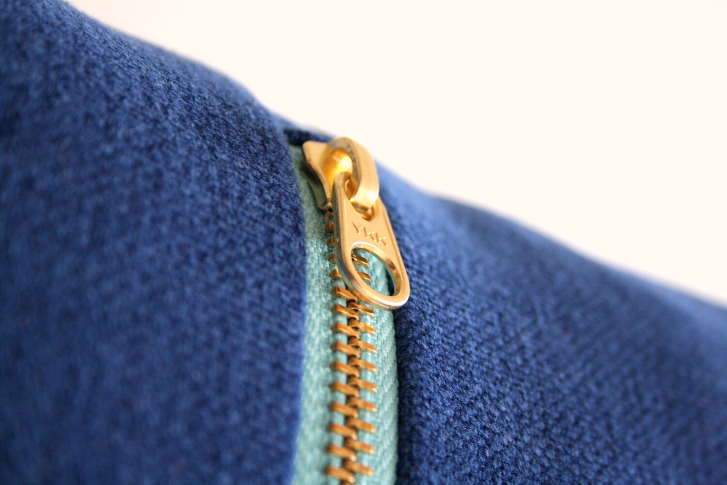 zipper, текстура замков для одежды, застёжка, молния на одежде, джинсы