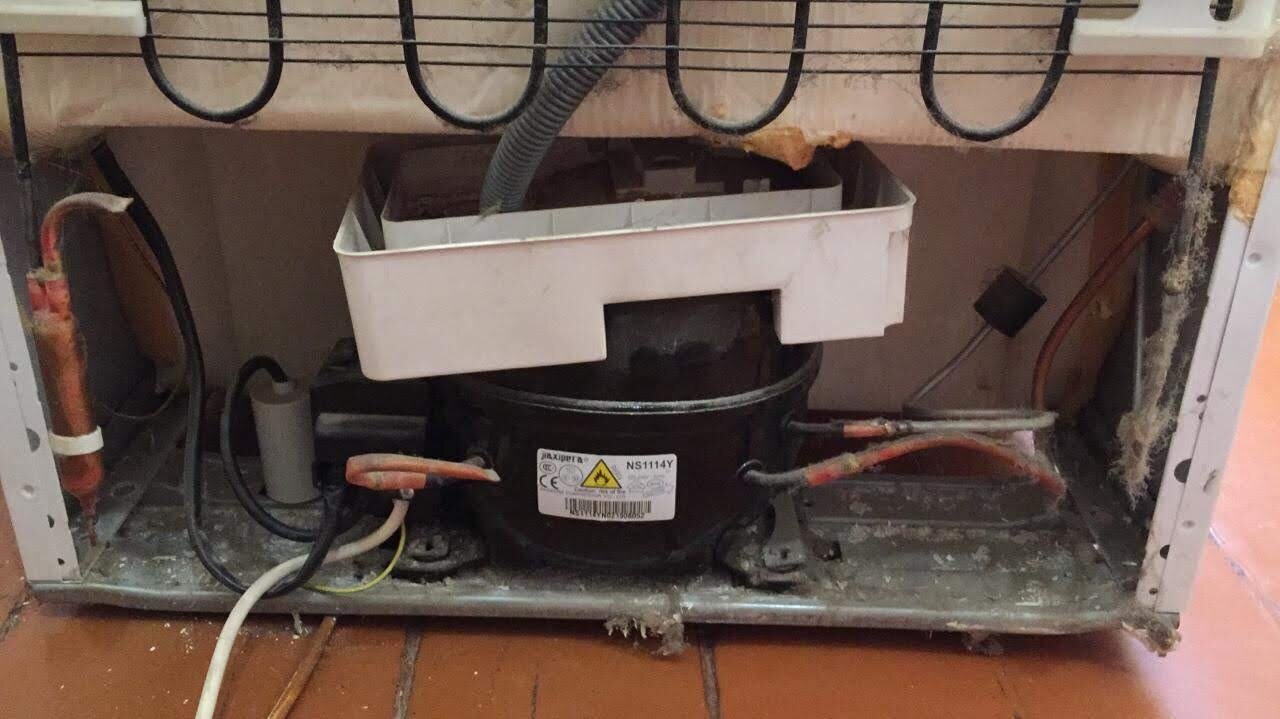 холодильник, холодильник beko pz90e1b, холодильник веко 250м00w, холодильник beko csmv 535021 s, транспортировочные винты холодильника indesit b1160
