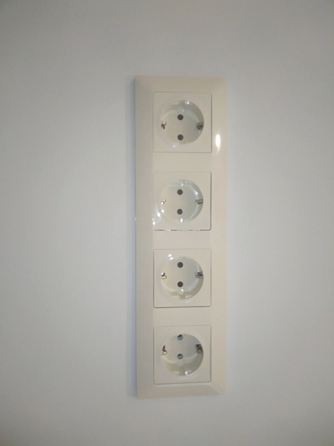 розетка прима ра16-411м 4 гнезда, электророзетка kopou kp005eu-w, розетка 4 оп ра16 -411м, розетка, розетка тройная шнайдер этюд