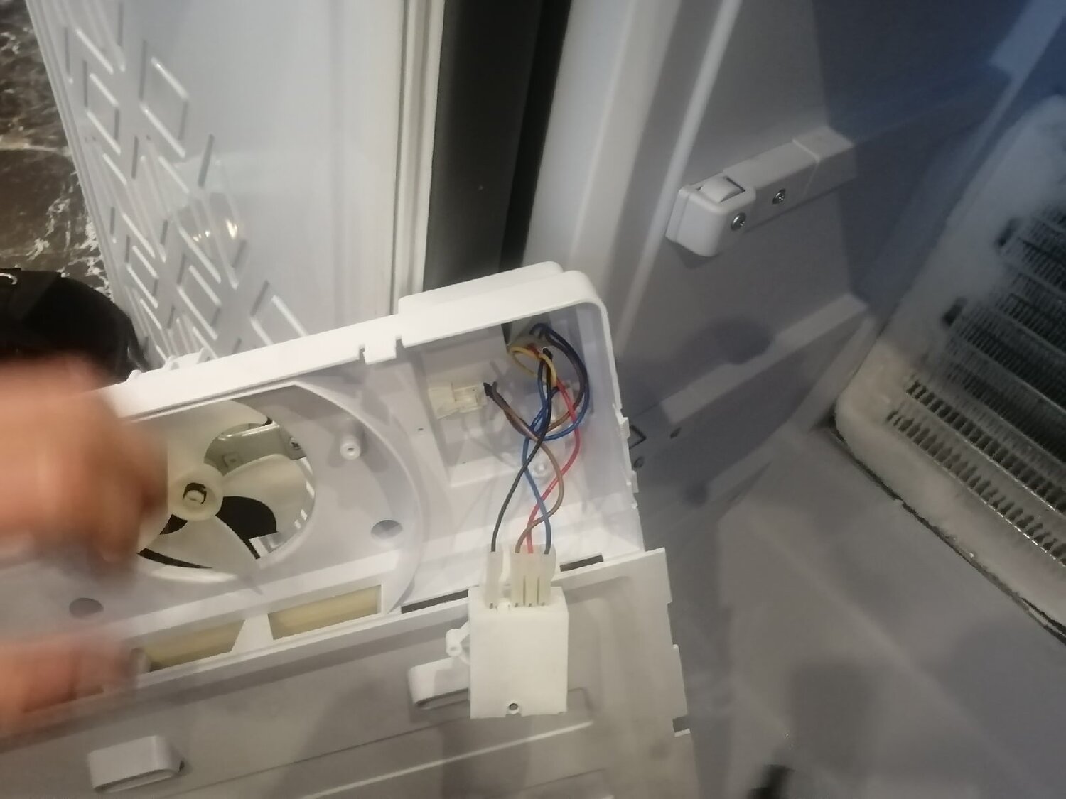 стиральная машина не отжимает, бытовая техника, electrolux посудомоечная машина блок управления штекера, стиральная машина bauknecht wat 820, монтаж терморегулятора
