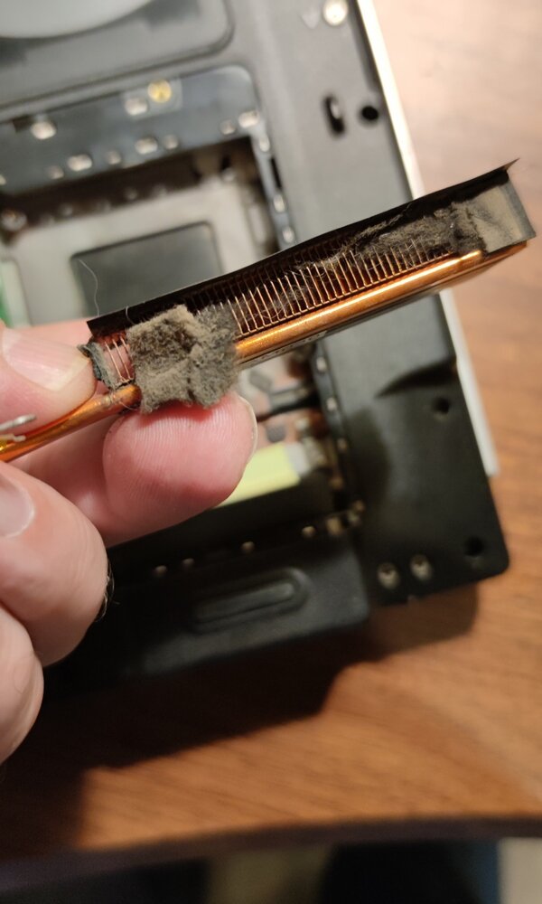 После замены термопасты на видеокарте нет изображения на мониторе