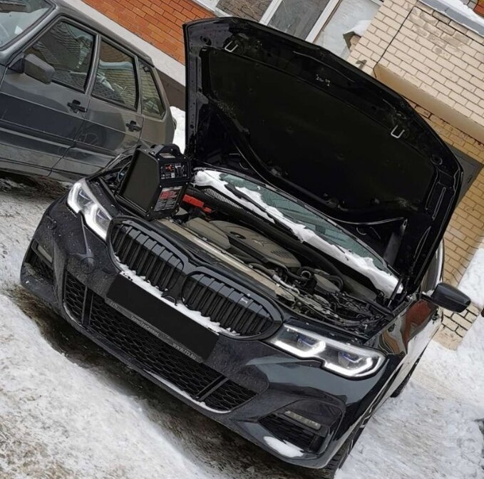 bmw, открытый капот bmw f30, подкапотное пространство бмв 3 f30, разобранная bmw 5 e60, bmw f30 320d stage 2