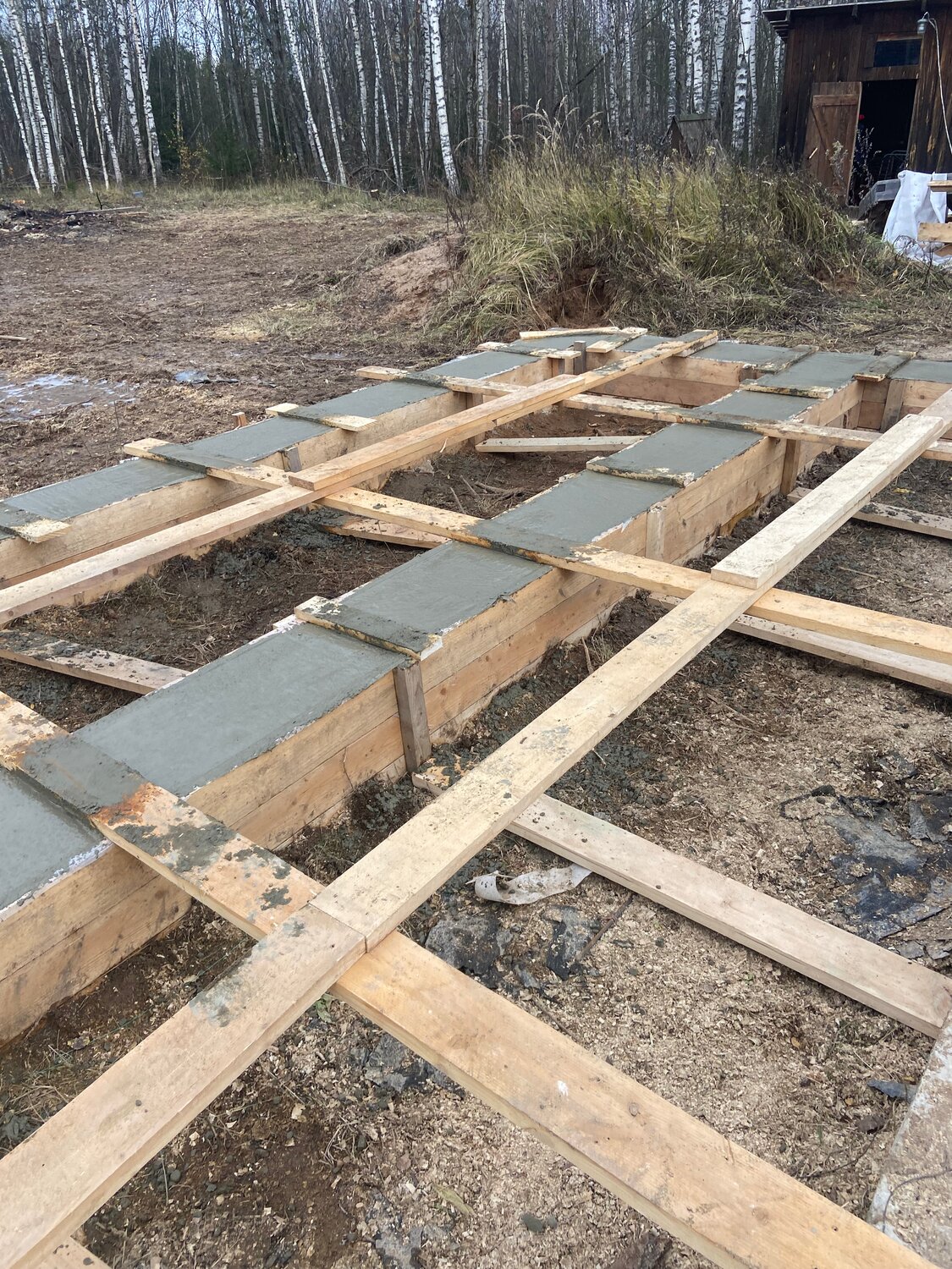 Залить ленточный фундамент