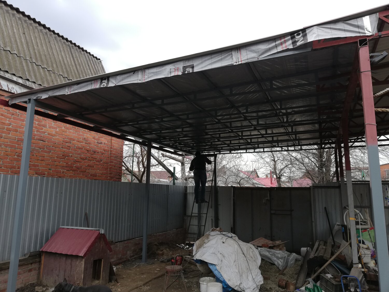 навес, навес для автомобиля из металлопрофиля, навес из бу труб, гараж-навес из шифера, односкатный навес 5х5
