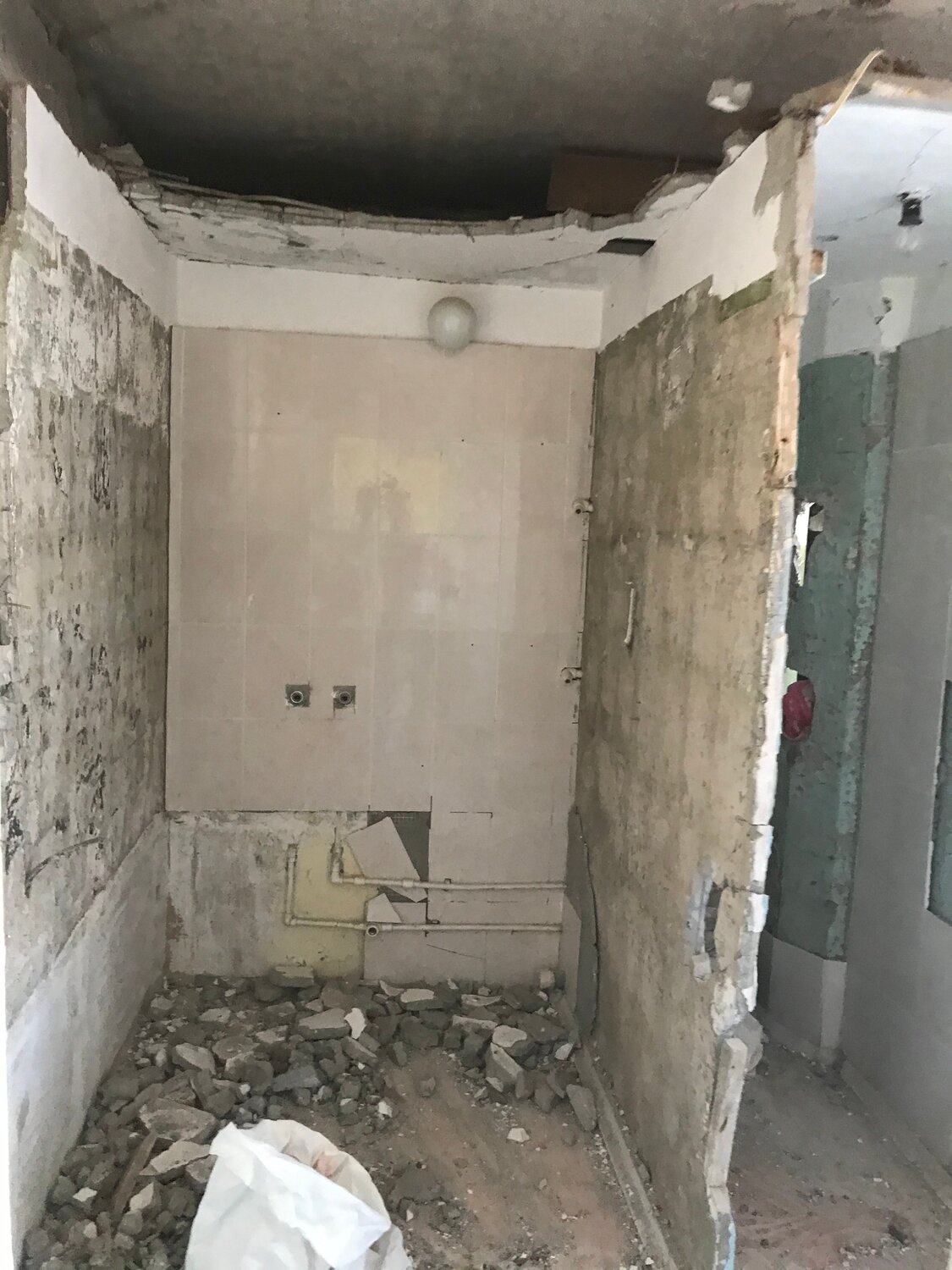 квартира, штукатурка санузла в новостройке, комната, штукатурка стен, оштукатуренные стены