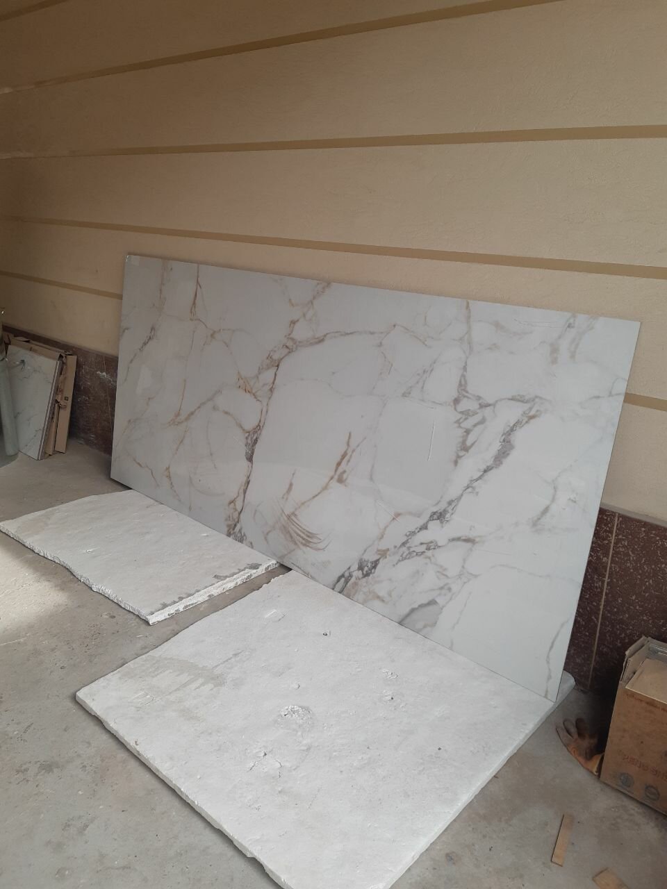 мрамор стена, мрамор, мрамор bianco statuario extra - бьянко статуарио экстра, белый мрамор, укладка керамогранита на стену