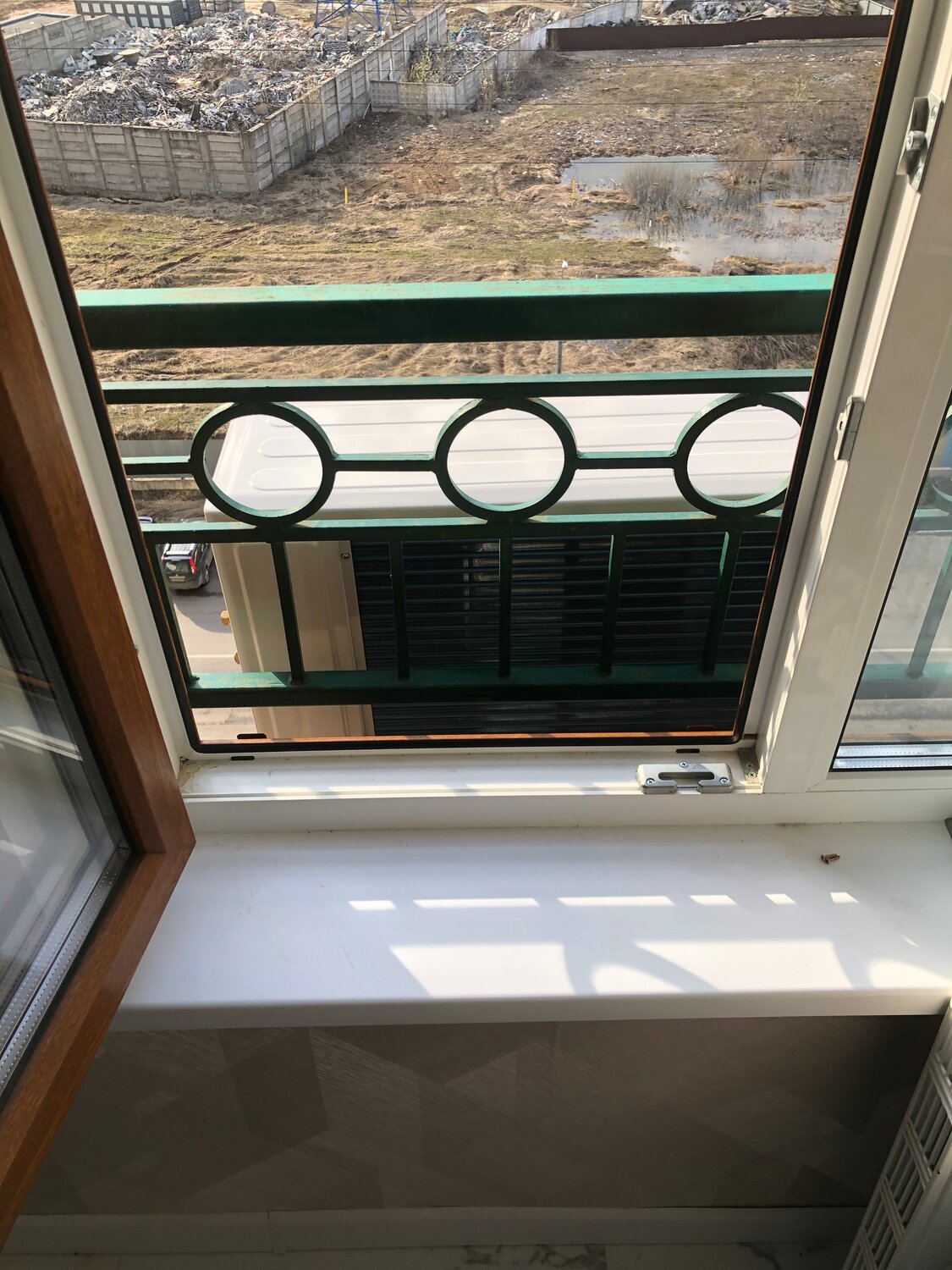 облегченные рамы для балкона, решетка на балкон, вентиляционная решетка на балконе, балкон, окно