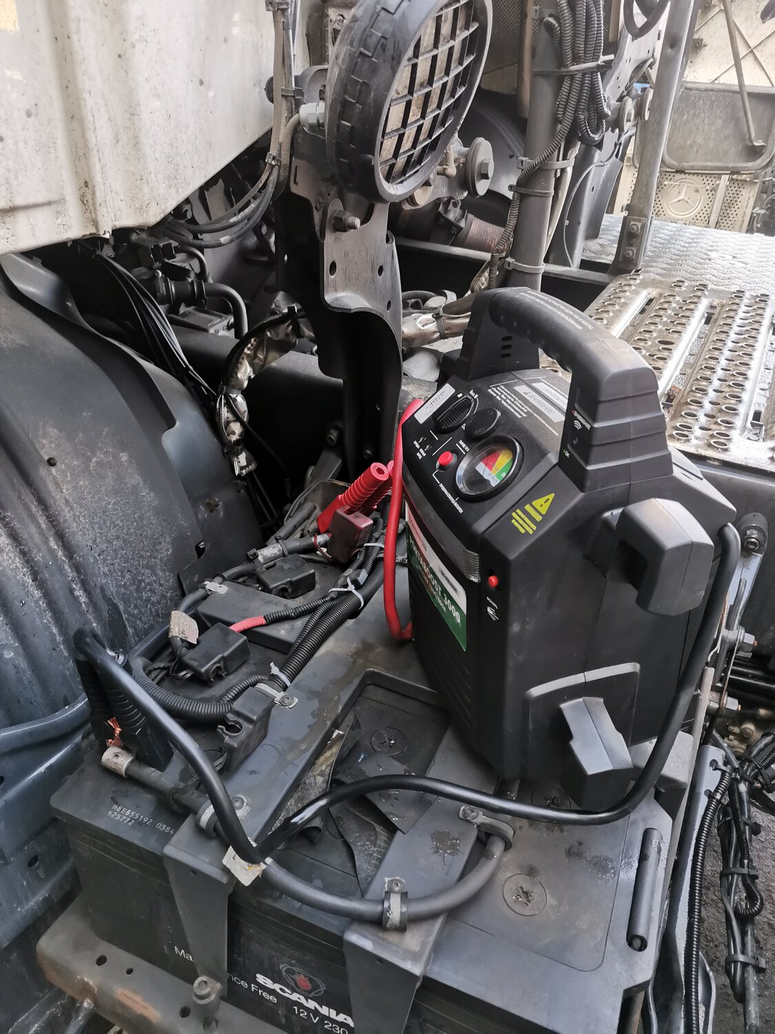 Замена аккумулятора на новый с выездом в Санкт-Петербурге - Помощь на ...