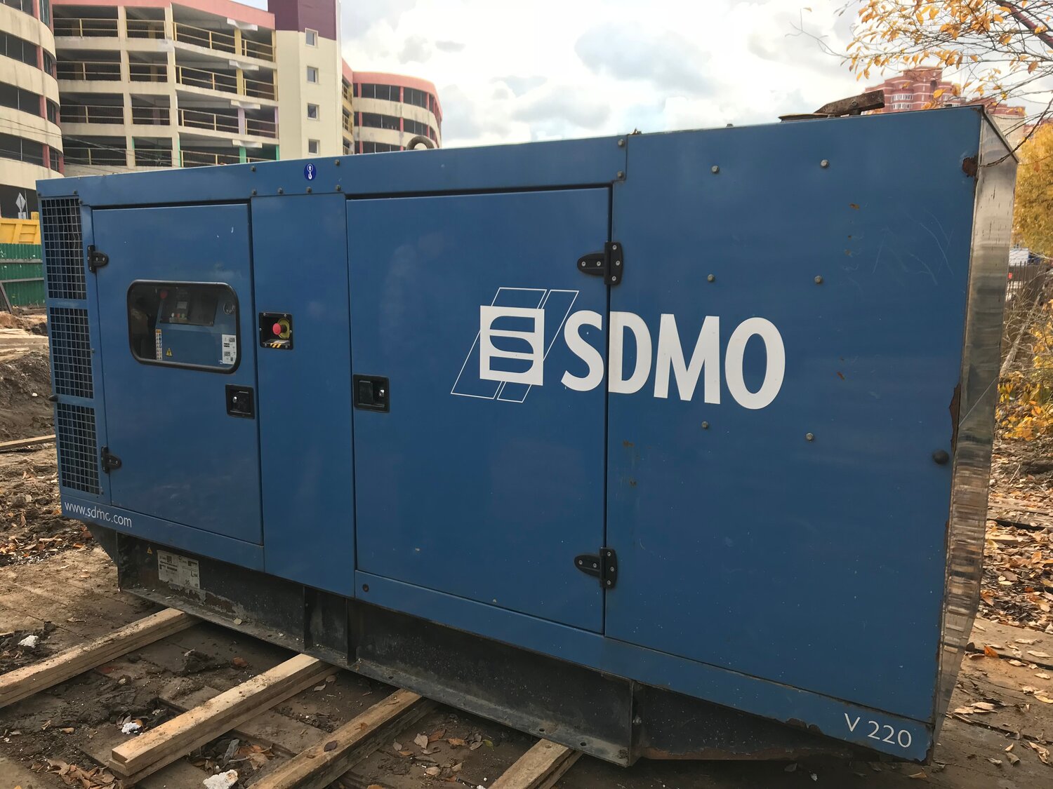 sdmo, дизельные генераторы sdmo 50 квт, дизельная электростанция, дизельный генератор sdmo j130k, электростанция sdmo j165k