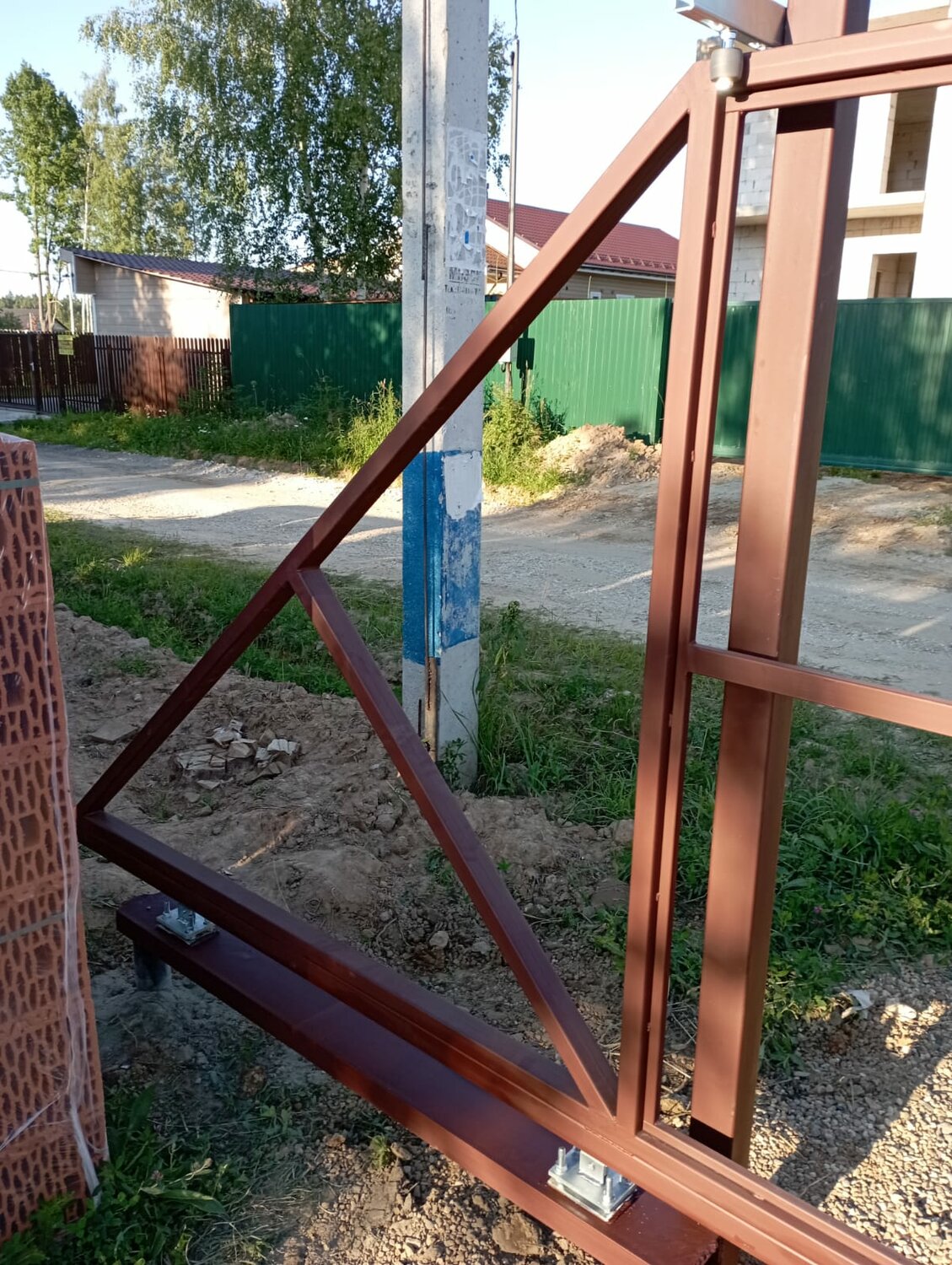откатные ворота и калитка, откатные ворота, откатные ворота каркас, откатные ворота монтаж, откатные ворота со встроенной калиткой
