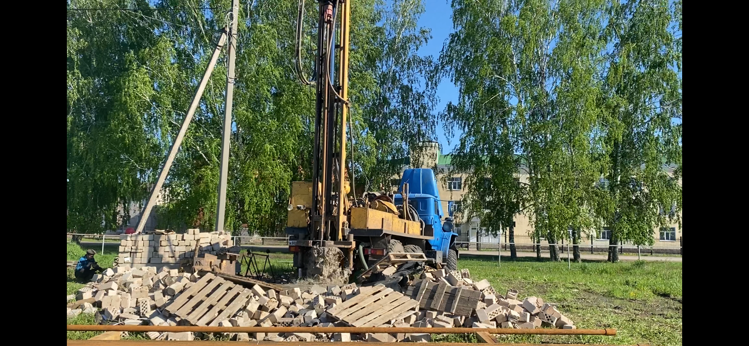 буровая, геофизические исследования скважин, бурение скважин, геофизики на скважине, строительство