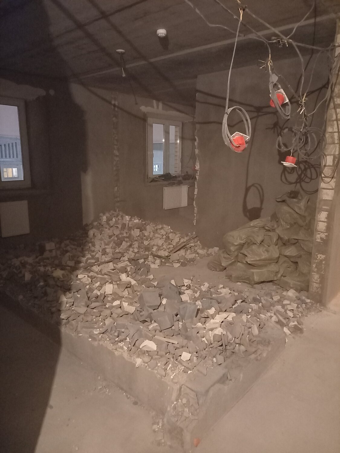 демонтаж стен, демонтаж сантехкабины в панельном доме, сантехкабина в панельном доме, демонтаж квартиры, демонтажные работы