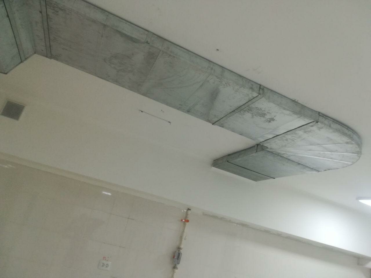 потолок гипсокартон прямой, монтаж гипсокартона на потолок, гипсокартон на потолок, монтаж гипсокартонного потолка, выровнять потолок гипсокартоном