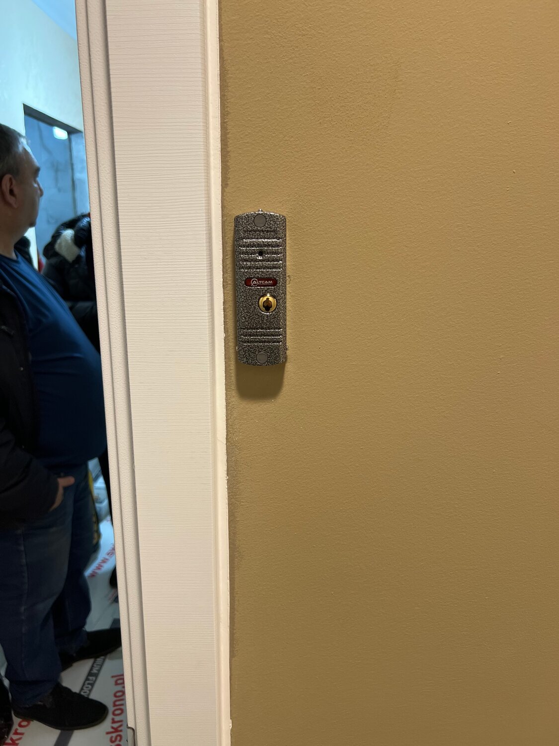 домофоны, умный домофон, домофон в подъезд, панель домофона, вызывная панель домофона