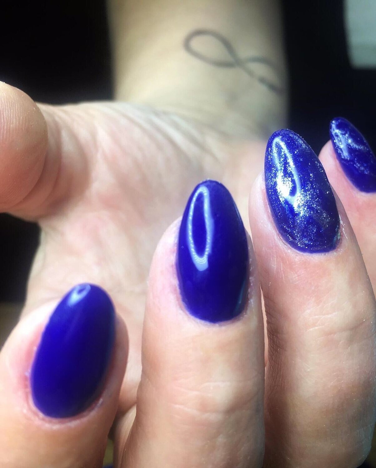 шеллак синий, глубокий синий маникюр, маникюра, маникюр, синий дизайн ногтей