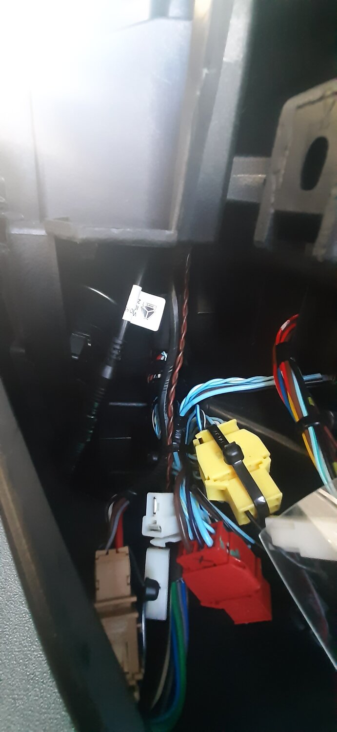 разъемы srs лада гранта, rcd 220 разъём магнитолы, провода мультируля киа рио 3, кабель для магнитолы соренто 2, can шина kia sportage 2