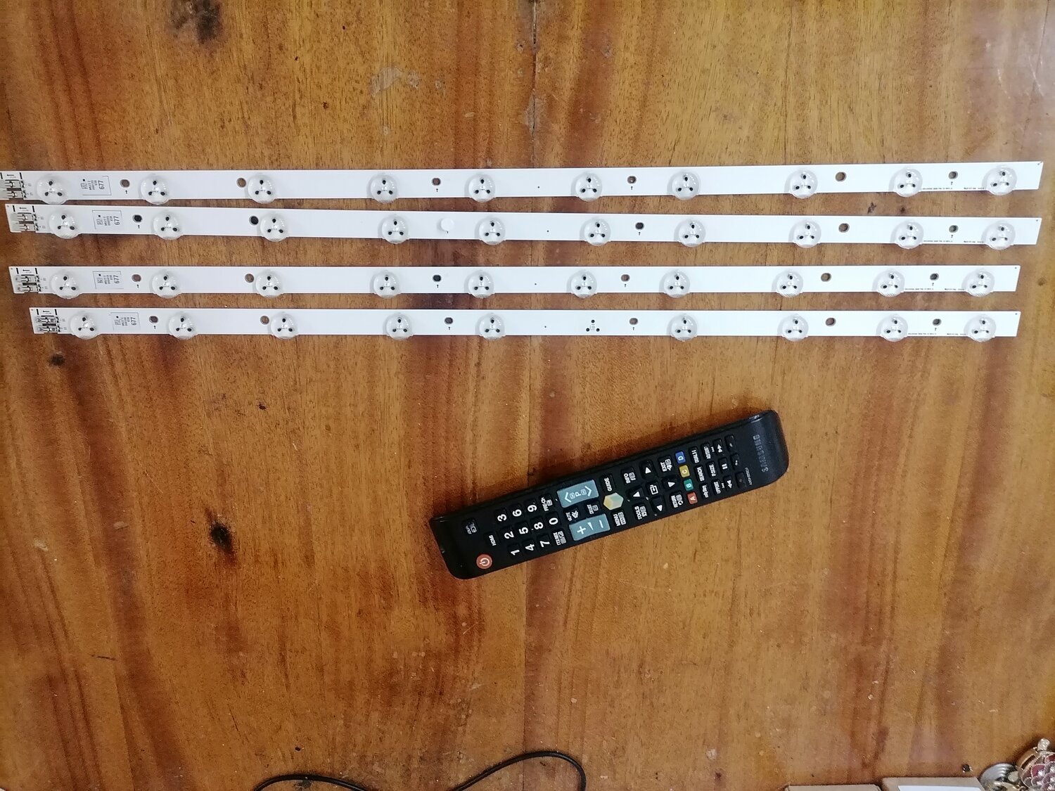 led подсветка на tf-led32s4, светодиодная лента, led подсветка, светодиодные ленты для подсветки, подсветка на tf-led32s4