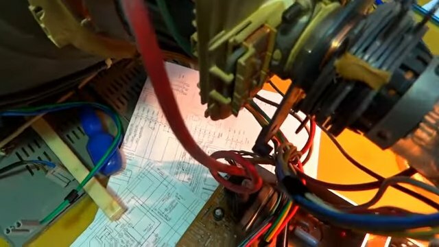 провода, кассетная магнитола питание на плате, схема, деталь, самопроизвольное выключение блока питания компьютера