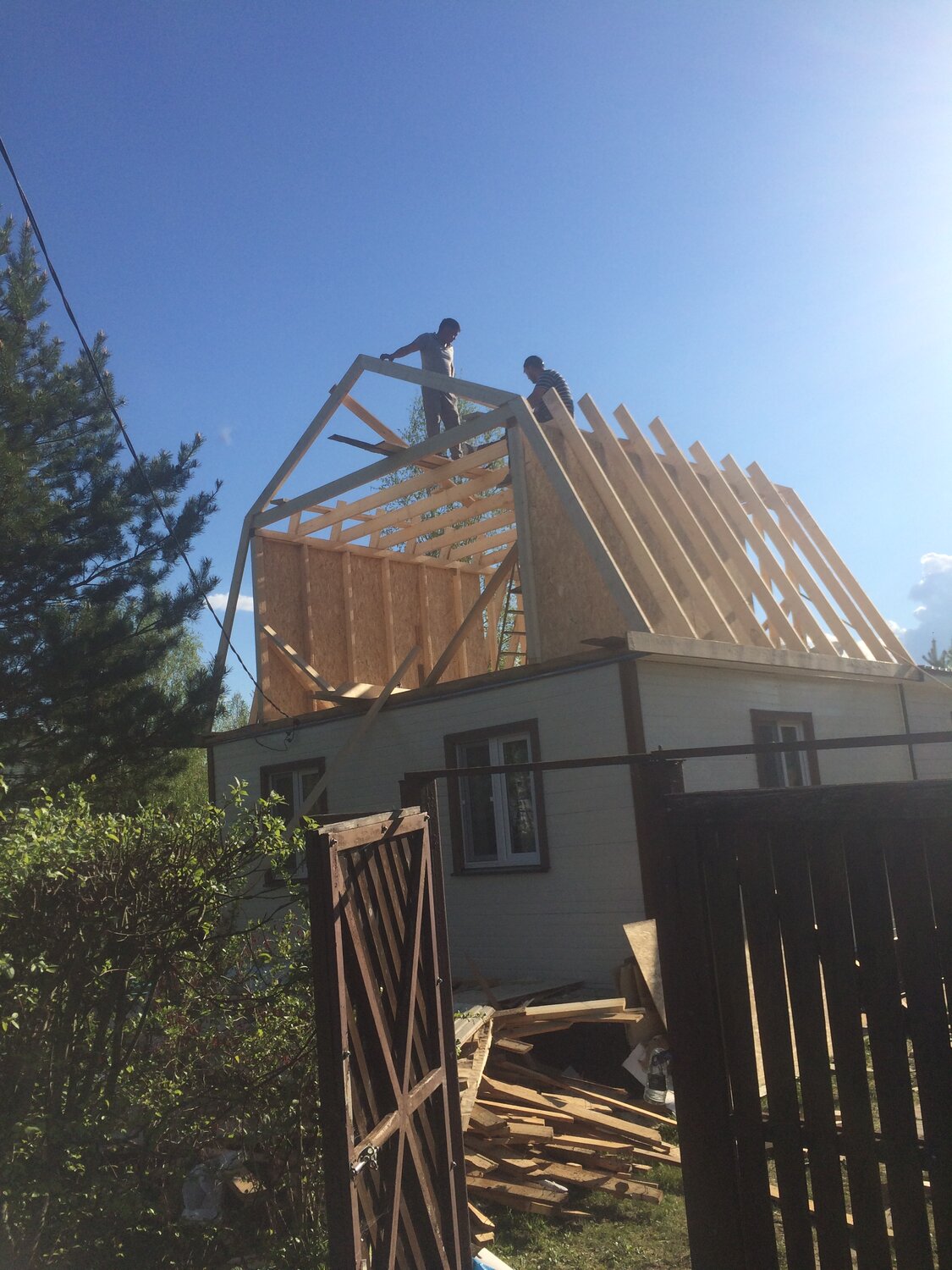 Возведение стропильной системы