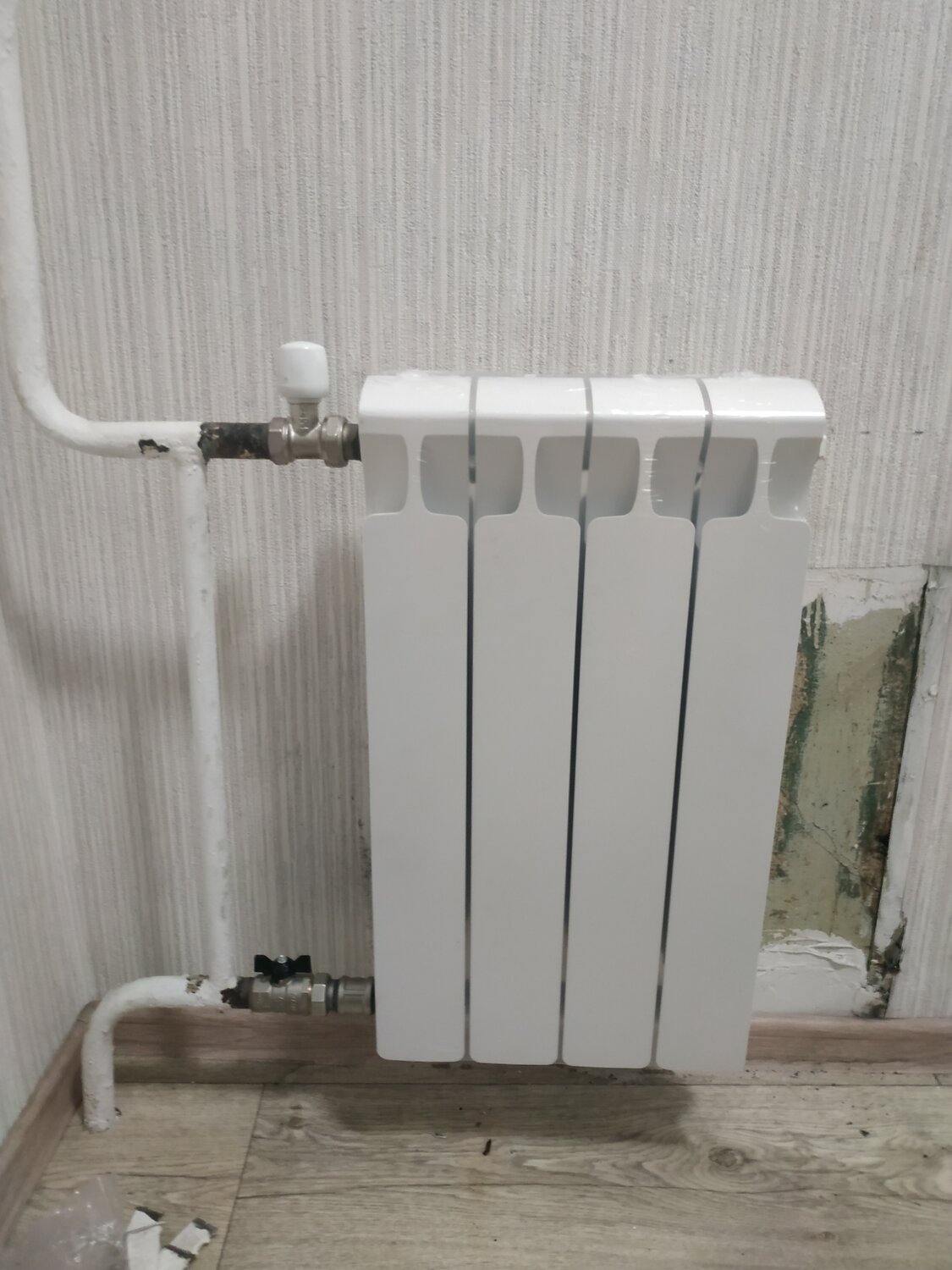 Монтаж экрана на радиатор отопления в Новосибирске - Сантехнические ...