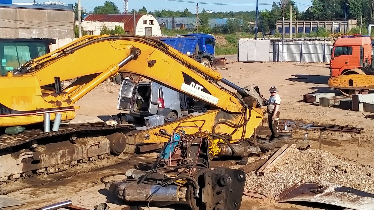 гусеничный экскаватор hyundai robex 330lc-9s, hyundai robex 480lc-9, jcb 220 экскаватор, hyundai robex 320lc-7, 2008 года, hyundai r210lc
