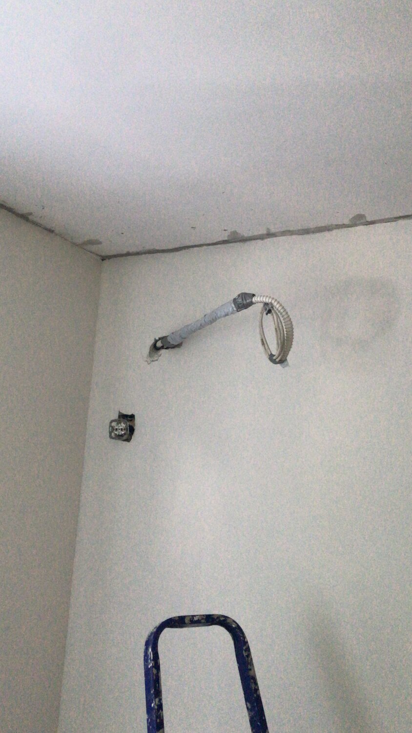 предмонтаж кондиционера, труботрасса под кондиционер, трассы для кондиционера, кабель канал под кондиционер, кондиционер