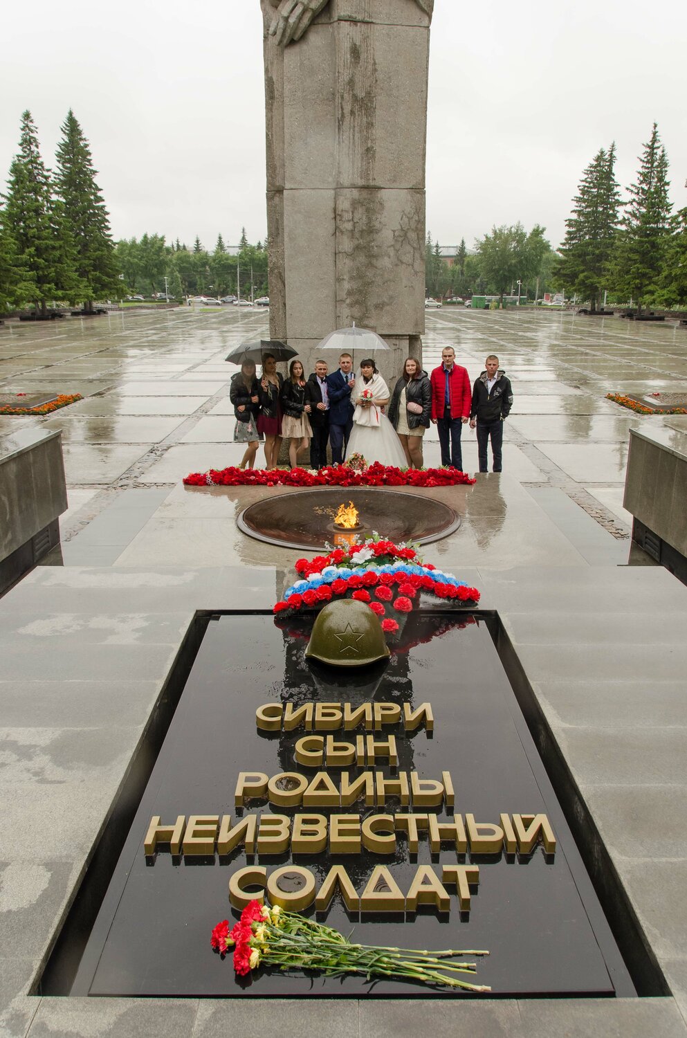 вечный огонь бердск монумент славы, вечный огонь новосибирск монумент, вечный огонь новосибирск монумент славы, вечный огонь новосибирск, памятник неизвестного солдата в новосибирск