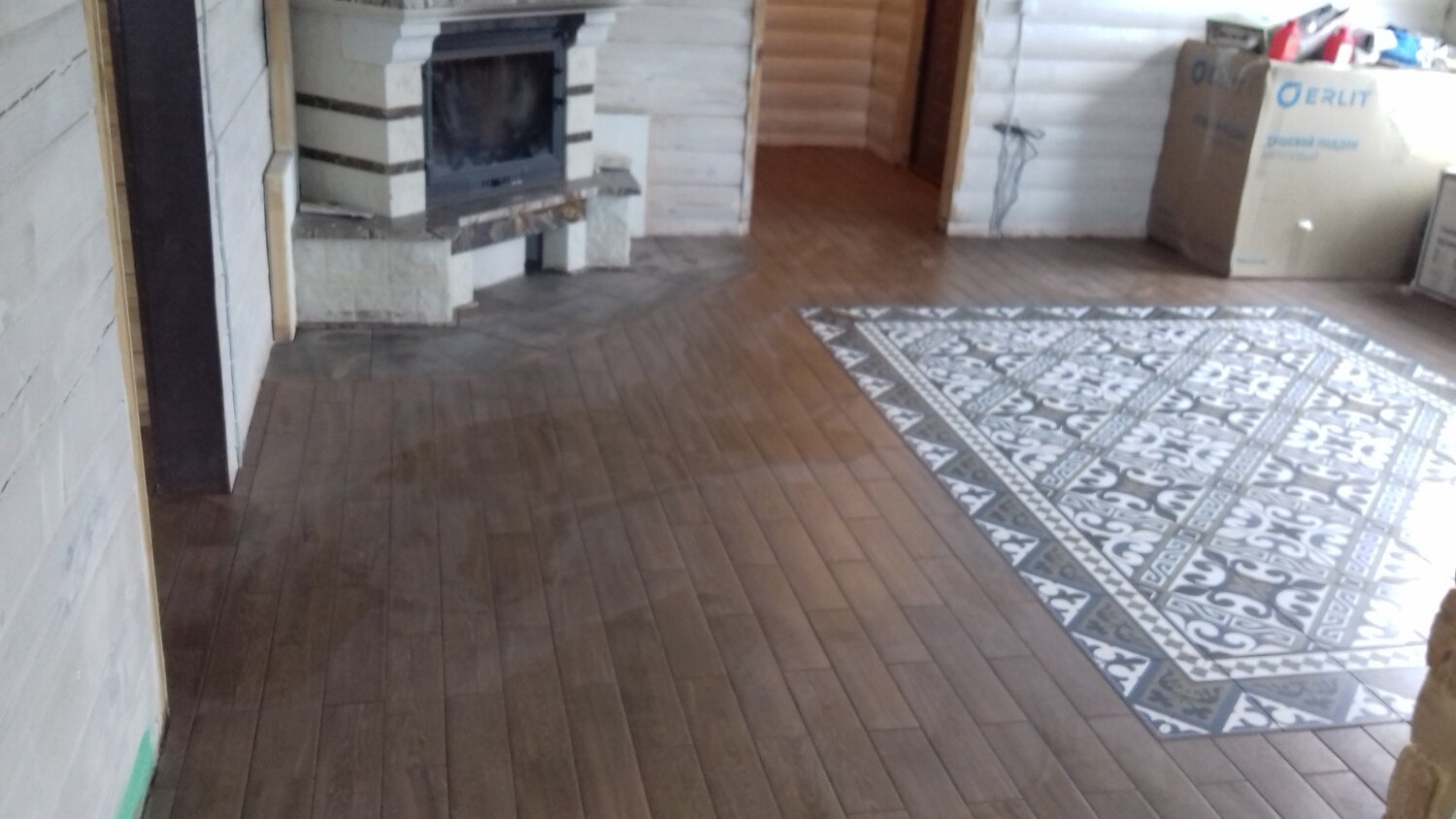 паркет, плитка в бане на полу, плитка под паркет в прихожей, напольная плитка, паркетная доска