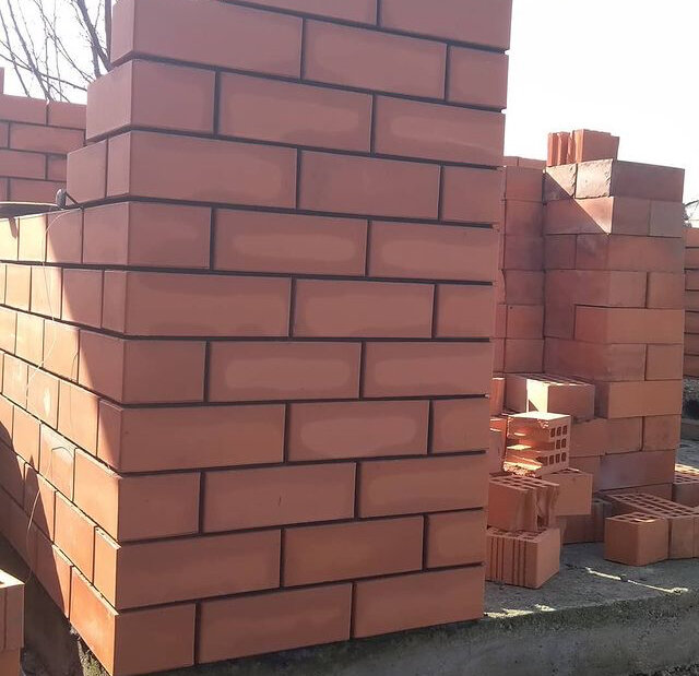 Кладка кирпича