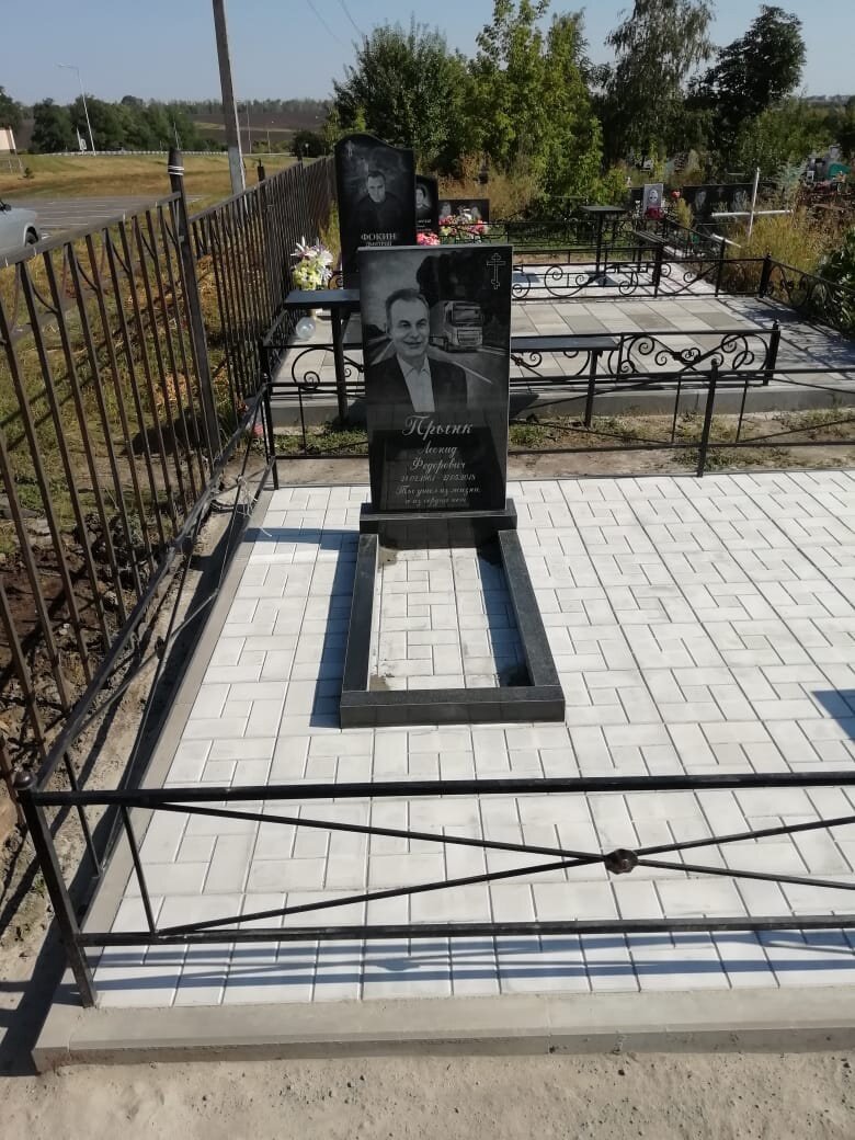 благоустройство могил, благоустройство мест захоронения, изготовление памятников, памятники на могилу, памятники и оградки