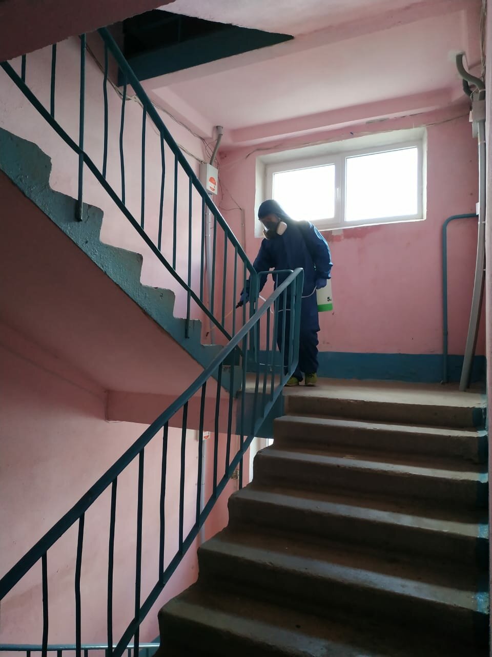 дезинфекция подъездов в многоквартирном доме, подъезд, подъезд в серпухове, подъезд многоквартирного дома, дезинфекция подъездов