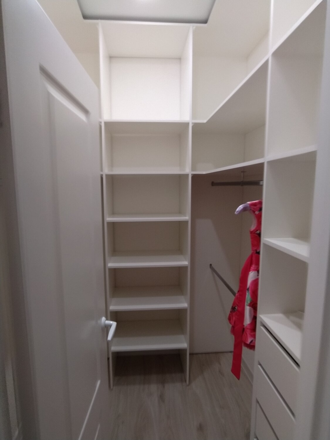 маленькая гардеробная, маленькие гардеробные, гардеробная комната, дизайн гардеробной, небольшая гардеробная