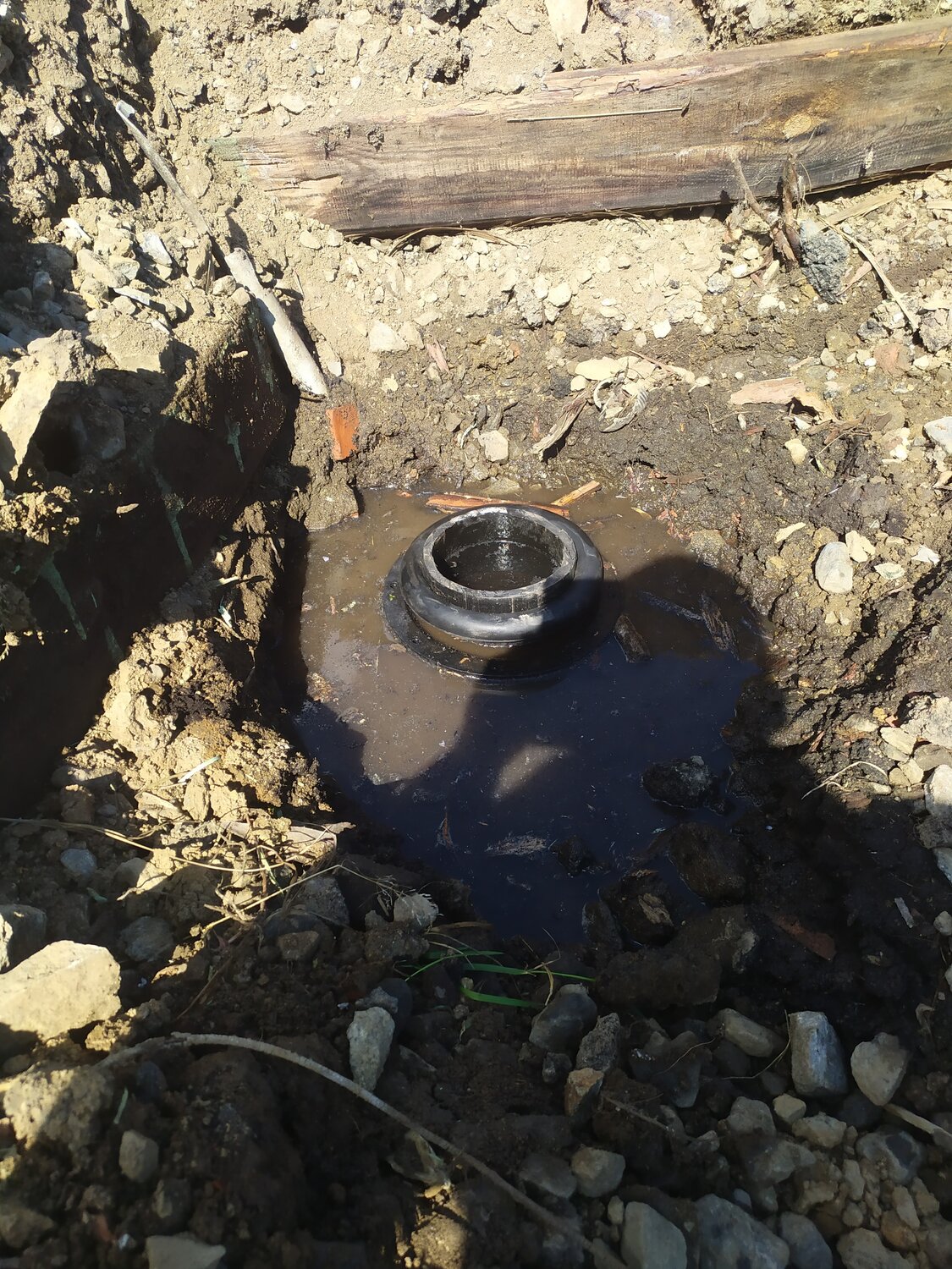 септик из жб колец, смотровой колодец для водопровода, септик в бетонные кольца вставка, кессон для скважины пластиковый, дренажный колодец из покрышек после септика