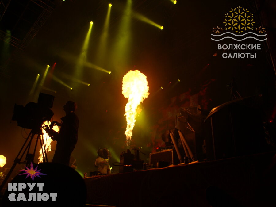 rammstein, rammstein шоу, рамштайн фаер фрай, rammstein live, rammstein 2001